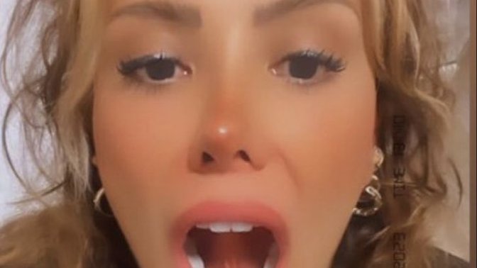 Ceyda Ersoy'un öpüşürken dili koptu. Öpüşmeyi bilmeyen biriyle sevgili olur muydunuz?