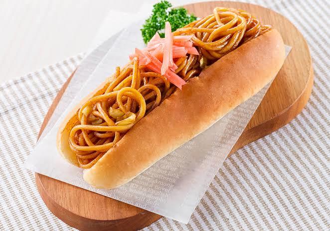 Ekmek arası makarna yer misiniz?