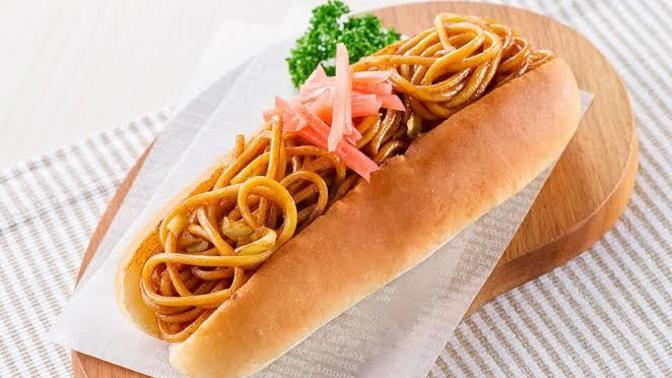 Ekmek arası makarna yer misiniz?