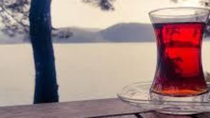 “iki çay söylemiştik orada, biri açık, keşke yalnız bunun için sevseydim seni” demiş Süreya. Siz çayı nasıl seversiniz?