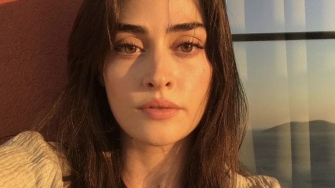 Sizce bu kadin güzel mi? 10 uzerinden kac hak ediyor?