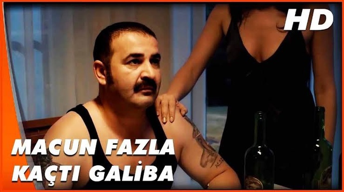 Erkekler çok açık giyinen ve makyaj yapan kızlarla mı çıkar?