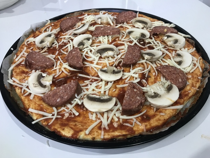 Lezzetlimi lezzetli ,mantarlı pizzalar yaptım mmm! sen pizzanı nasıl seversin ?