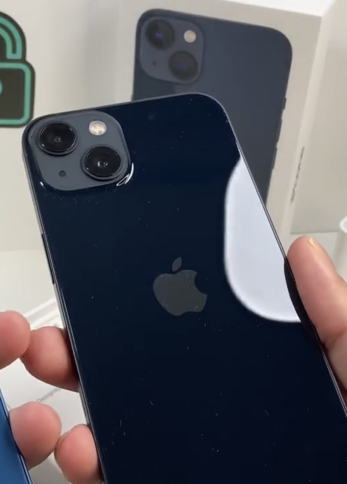 Bu iki telefondan hangisi güzel sizce?