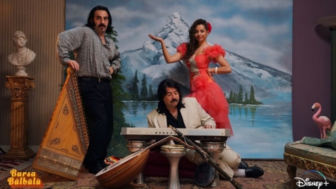 Ata Demirer'in Bursa Bülbülü filmi Disney+'ta yayına girmiş, Recep İvedik 7'nin başarısını yakalar mı?