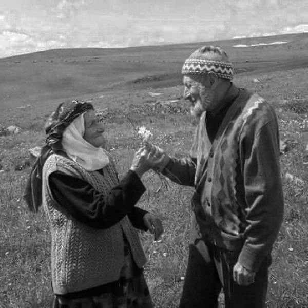 Erkekler neden sevgisini saklar belli etmez?