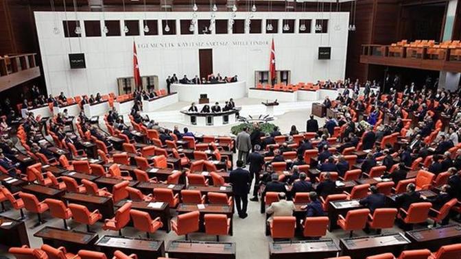 Milletvekili maaşı 73 bin, emekli milletvekili maaşı 51 bin liraya yükseldi. Sizce bu kadar yüksek maaşı hak ediyorlar mı?