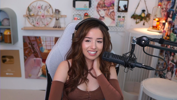 Twitch yayıncılarından kiminle sevgili olmak isterdiniz?