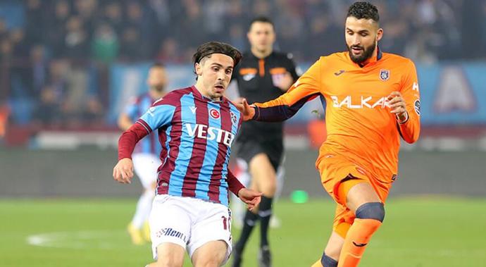Trabzonspor - Başakşehiri 1-0 yenerek rakibine şampiyonluk yarışında ağır darbe vurdu! Maçı nasıl buldunuz?