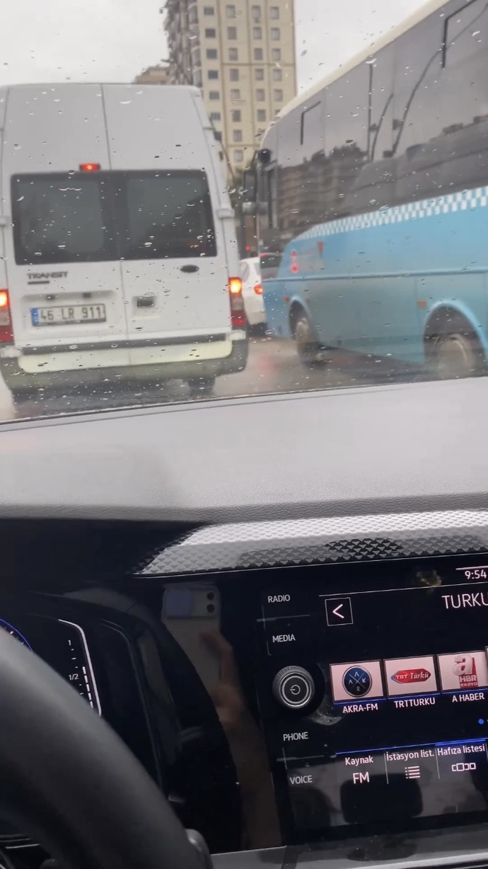 Bu arabanın markası modeli ne?
