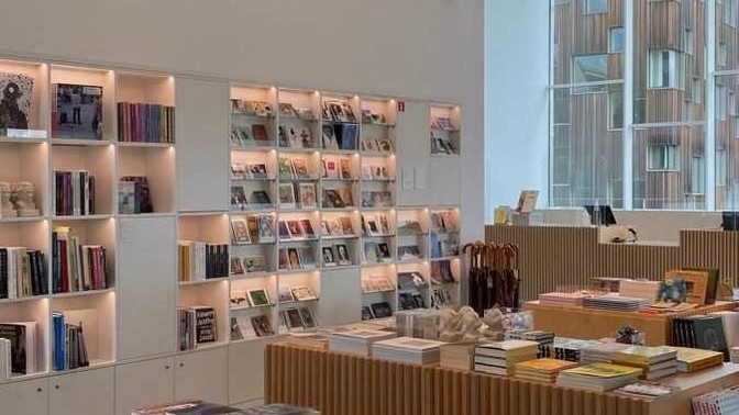 Kitap fuarına tek başına gidilir mi?