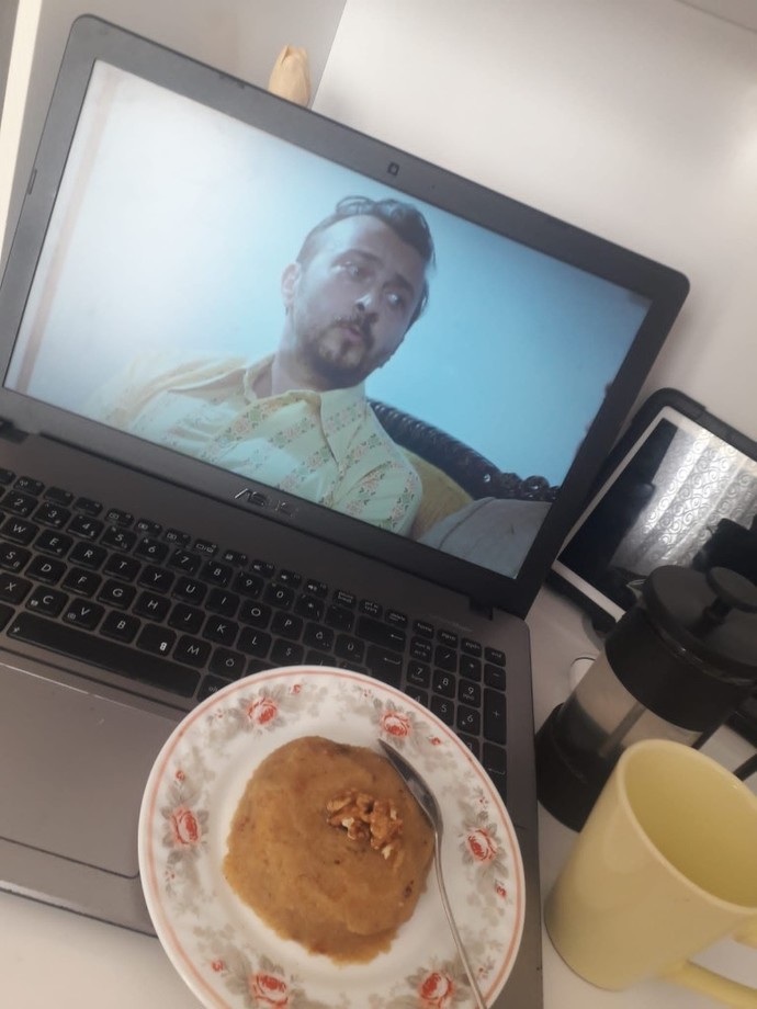 Tatlı yemenin saati olur mu? Şu an hangi tatlı olsa yersiniz?