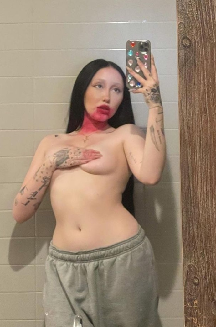 Hangi seksi kadın daha güzel sence, Aleyna Tilki vs Noah Cyrus?