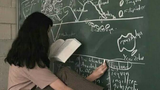 Okul hayatında düşük not alıp sevinen miydin, yüksek not alıp üzülen miydin?