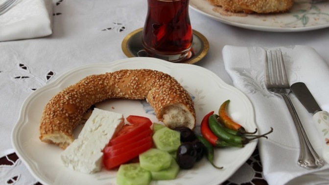 Simitin yanında en iyi hangi peynir gider?