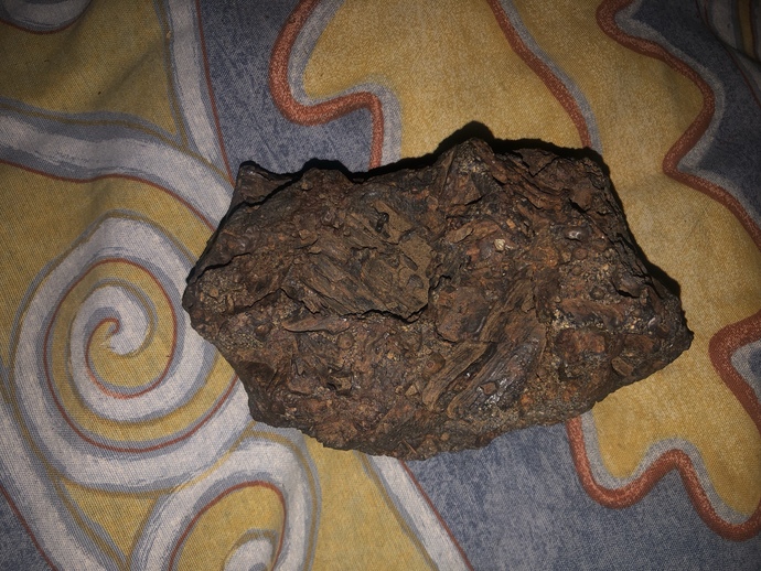 Göktaşı mı sizce?