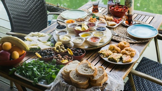 En son ne zaman dışarıda serpme kahvaltı yaptınız?