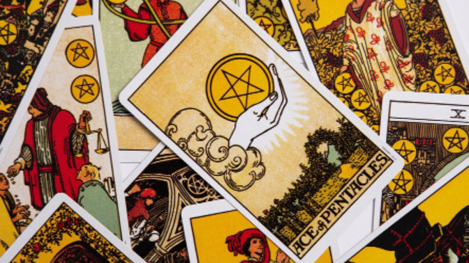 Tarot falı öğrensem, çok kız düşer mi?