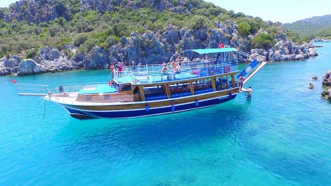 Tekneyle dünya turu mu yoksa karavanla mı? Hangisini seçerdin?