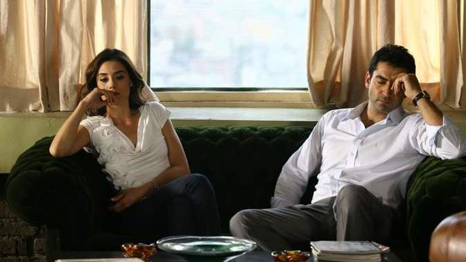 Hala günde 1 bölüm Ezel izliyorum. Sizin takıntılı olduğunuz bir dizi var mı?