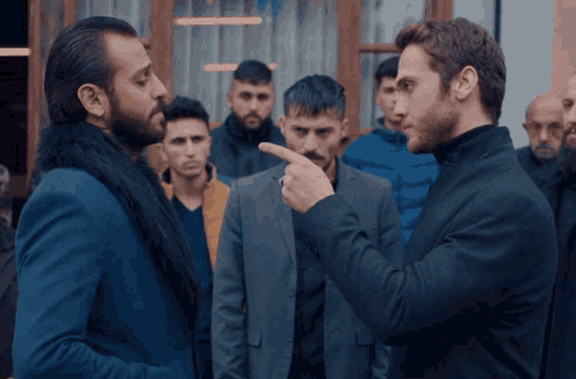 Seni her zaman eleştiren birini çok seviyorsun diye hayatında tutar mısın?