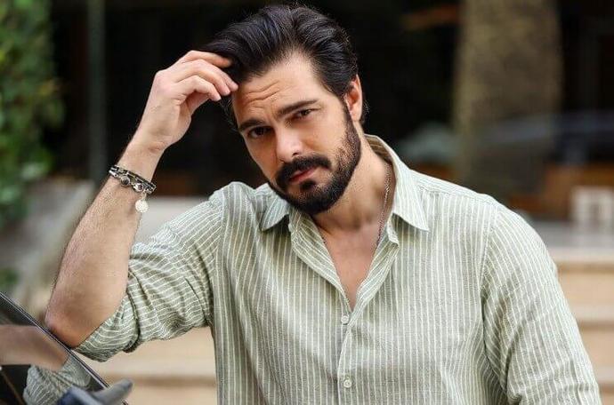 TC Candler, en yakışıklı erkekleri belirledi, listeye #CanYaman ve #BarışMuratYağcı gibi isimler girdi. Favoriniz kim?