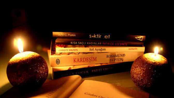 Mum 🕯️ ışığında kitap okumayı seviyor musunuz?