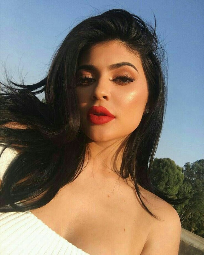Kızlar makyajı kim için yapar?