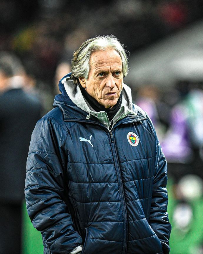 Jorge Jesusa güveniyor musunuz? Sizce Fenerbahçeyi şampiyon yapabilecek mi?
