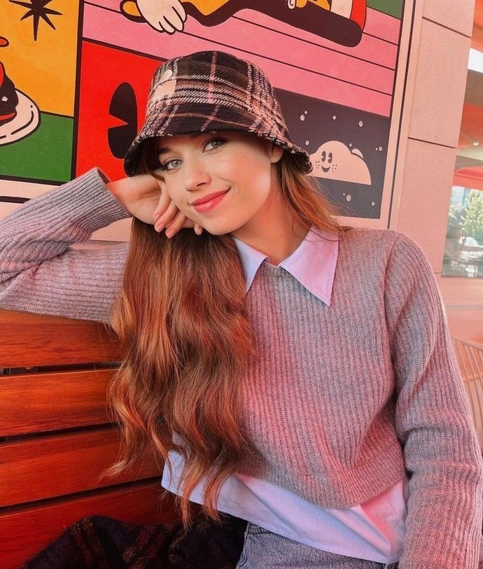 Afra Saraçoğlu güzel mi?