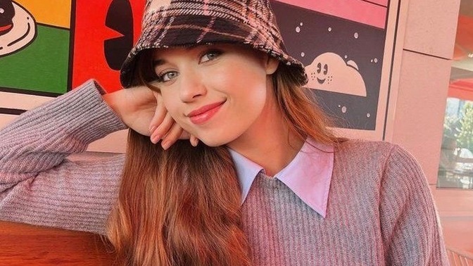 Afra Saraçoğlu güzel mi?