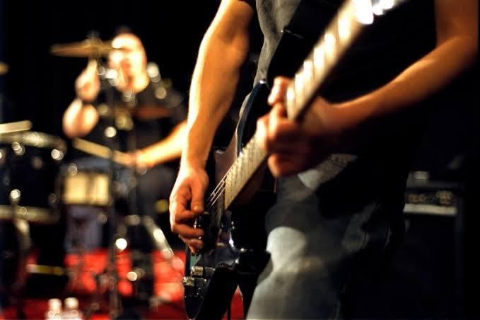 Rock müzik deyince aklınıza gelen ilk şarkı hangisi?