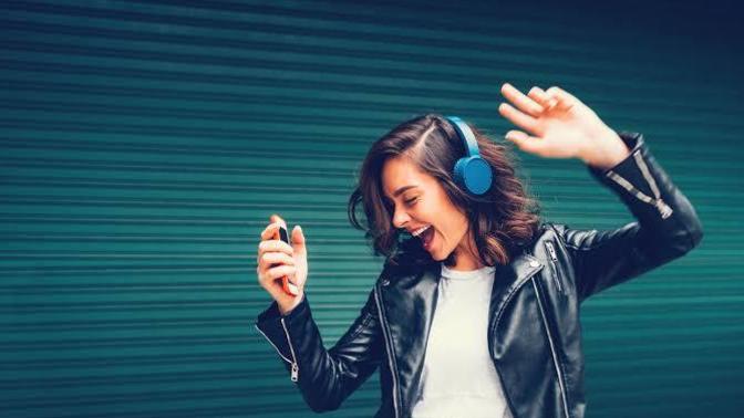 Yolda yürürken müzik dinler misiniz?
