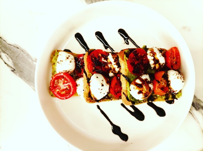 Buonasera 🙋🏻♂️ Bruschetta sever misiniz?
