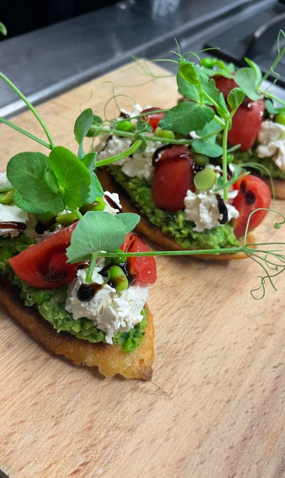 Buonasera 🙋🏻‍♂️ Bruschetta sever misiniz?