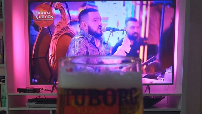 Kocam bana tokat attığı için annemlere geldim, o ise story atmış ve "pavyonu eve getirdim" yazmış. Tepkim ne olmalı?