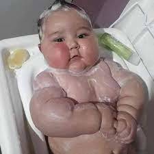 Brezilyada 7 kilogram ağırlığında bebek doğdu! Sizce yeni doğan bebek için ideal ağırlık ne olmalı?