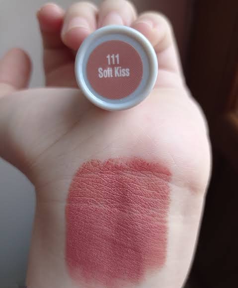 Gratis'ten alabileceğim eyeliner, rimel ve ruj önerir misiniz?