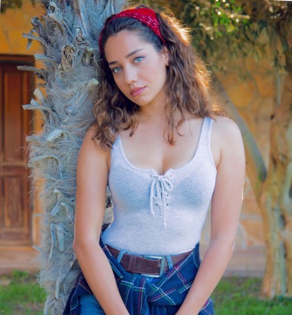 Özge Özacar güzel mi?