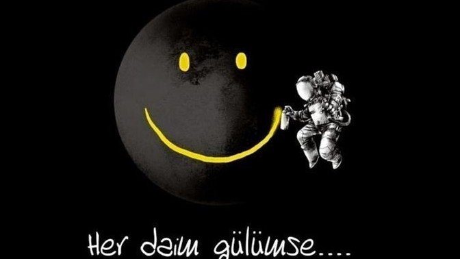 Gülümsemene sebep olan kim?