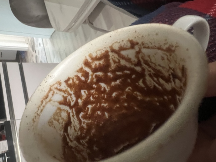 Kahve falı bakabilen varsa bakabilir mi şuna bi?