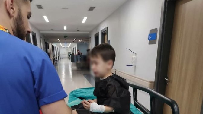 Bademcik ameliyatına girip bademcikleri almayan doktor, "unutmuşuz 🤔" dedi. Başınıza gelse ne yapardınız 👨🏻‍⚕️ ?