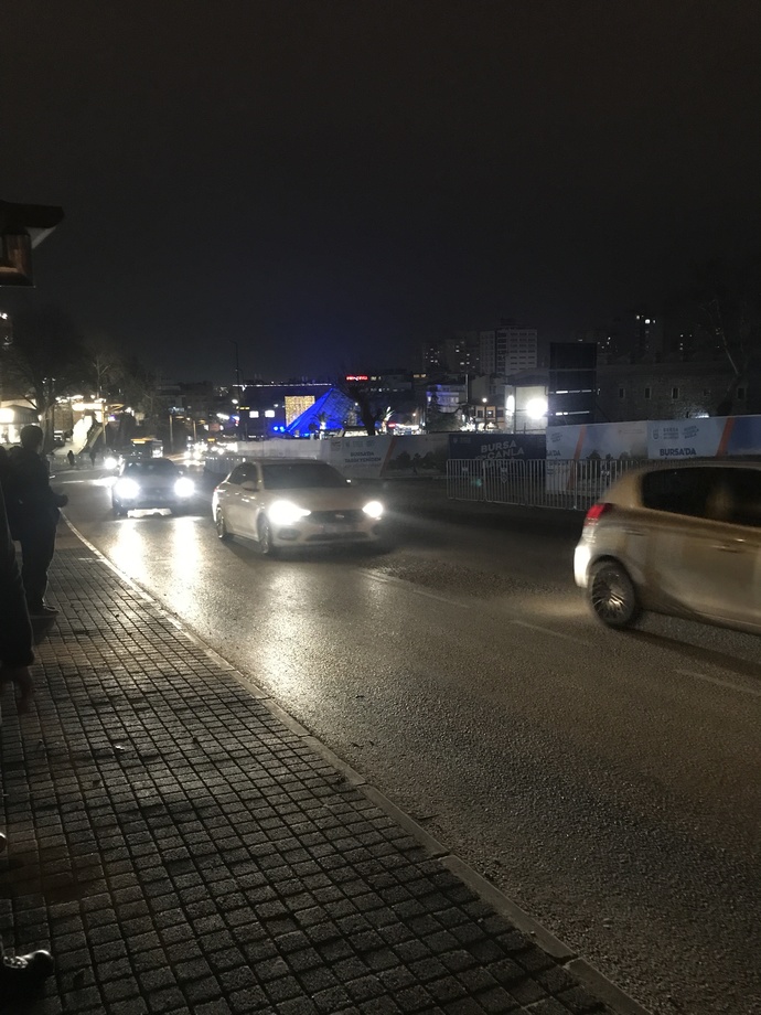Yaşıtların patır patır evlenirken sen ne yapıyorsun?