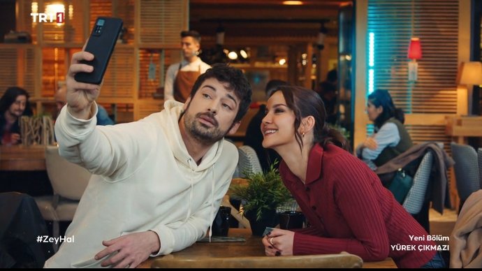 Yürek Çıkmazı ZeyHal çifti sevgili oldu, dizilerdeki çift sahnelerini izlemeyi seviyor musunuz?