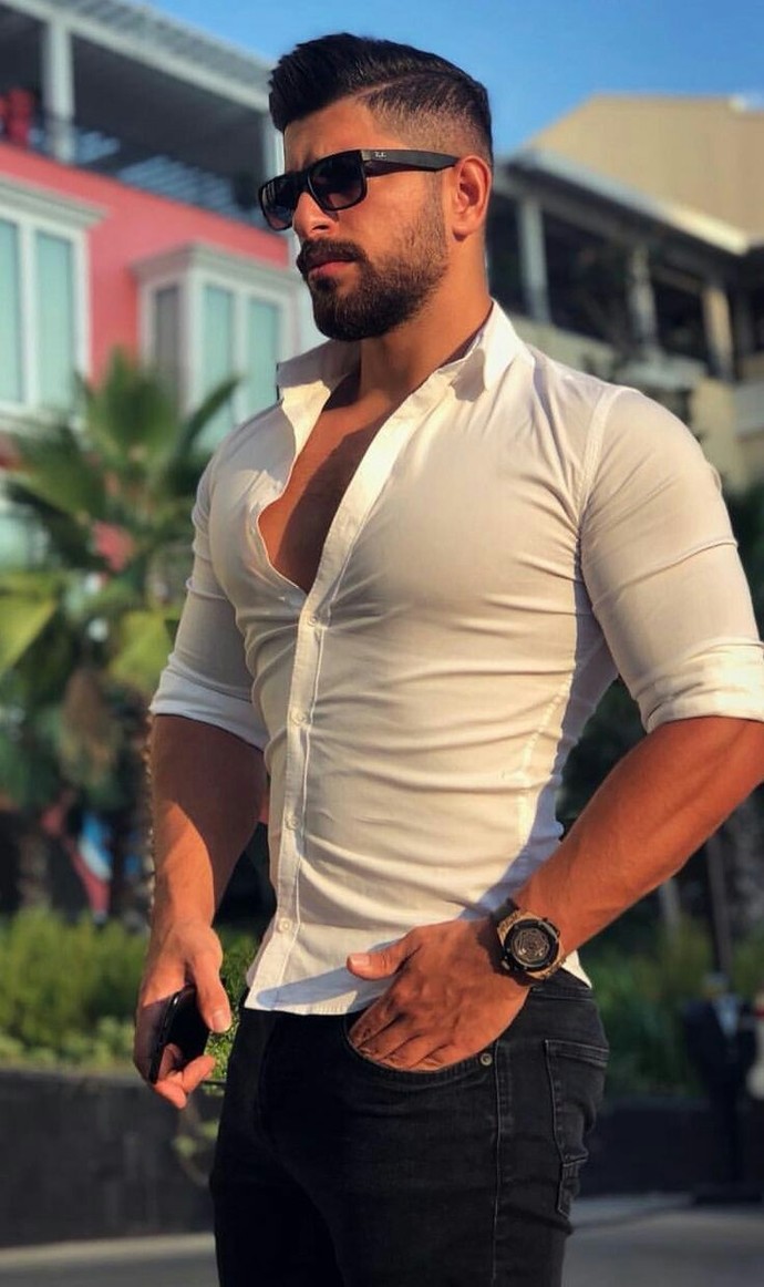 Erkeklerin çekici olması mı, yakışıklı olması mı daha önemli?
