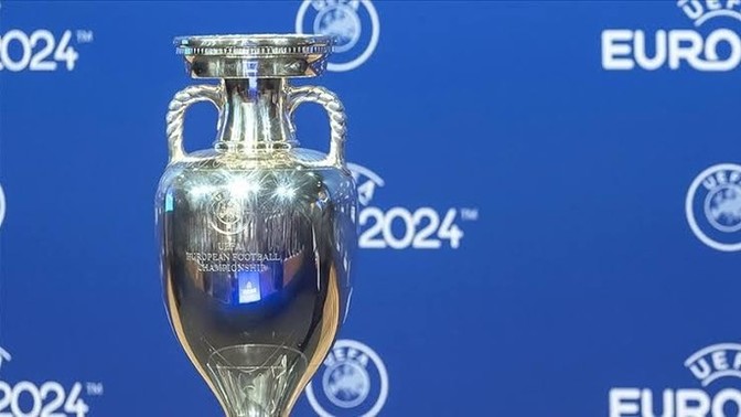 Uefa organizasyonları Türkiyede neden yapılmıyor?