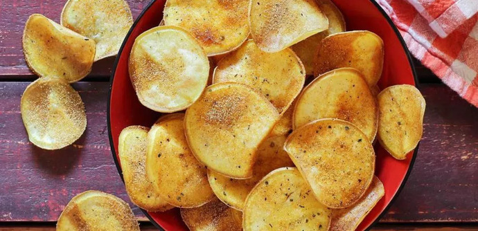 Arkadaşım cipslerin bayatken daha lezzetli olduğunu savunuyor, siz bayat cips yer misiniz?