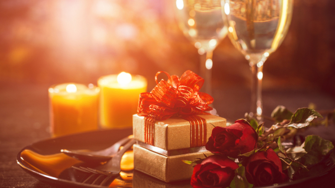 Sevgililer gününde romantik bir yemek masası nasıl hazırlanır?