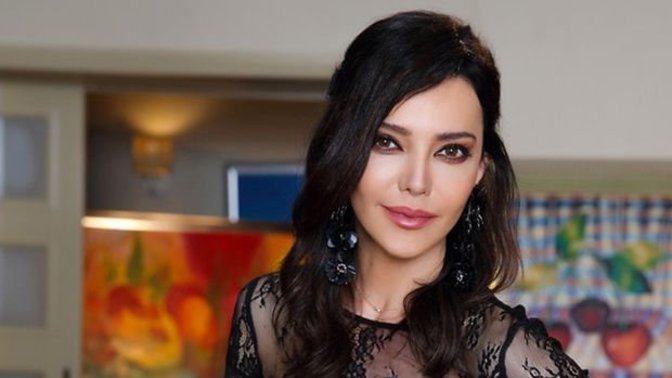 Bihter filminde Firdevs Yöreoğlu karakterini Hande Atazi canlandıracak, Farah Zeynep Abdullah'la anne kız uyumu sizce olur mu?