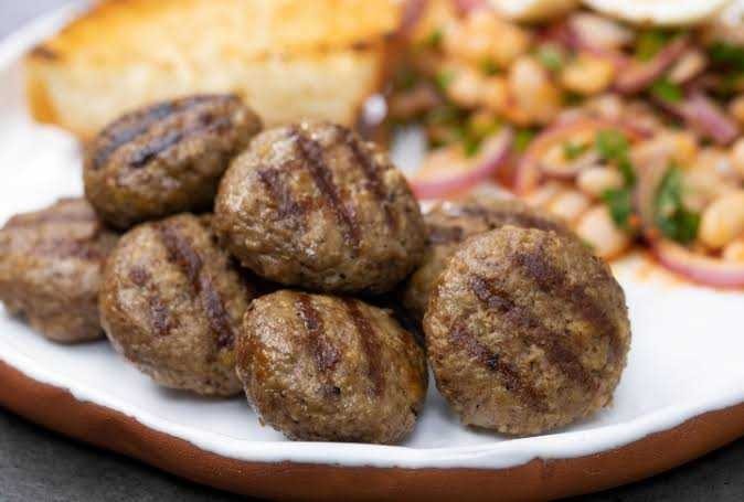 Domates çorbasının yanına ne gider?